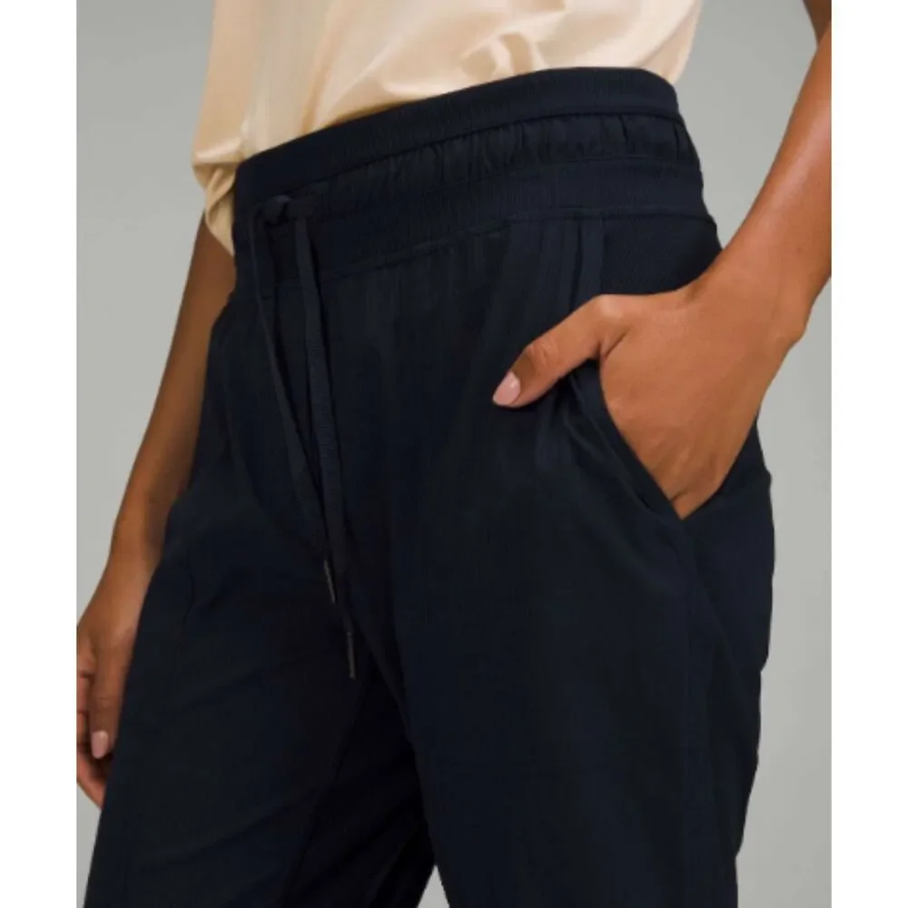 Lululemon Dance Studio Mid-Rise Crop 25
